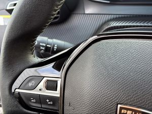 Peugeot 208 Allure Puretech 100 CV  6Vel. MAN