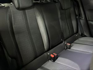 Peugeot 2008 Allure Pack BlueHDI 130 S&S EAT8