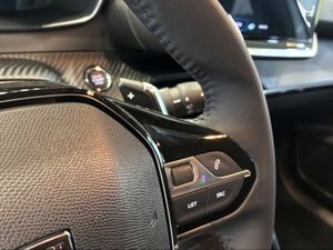 Peugeot 208 Allure HYBRID 110 eDCS6