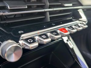Peugeot 2008 N2008 Style Hybrid 136 eDCS6