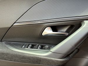 Peugeot 2008 N2008 Style Hybrid 136 eDCS6