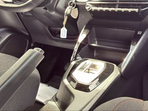 Peugeot 2008 N2008 Style Hybrid 136 eDCS6