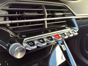 Peugeot 2008 Allure Puretech 100 S&S 6 Vel. MAN