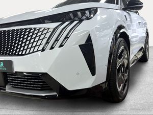 Peugeot e-3008 GT Eléctrico 210 (157 kW)