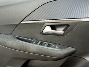 Peugeot 208 Style HYBRID 110 eDCS6