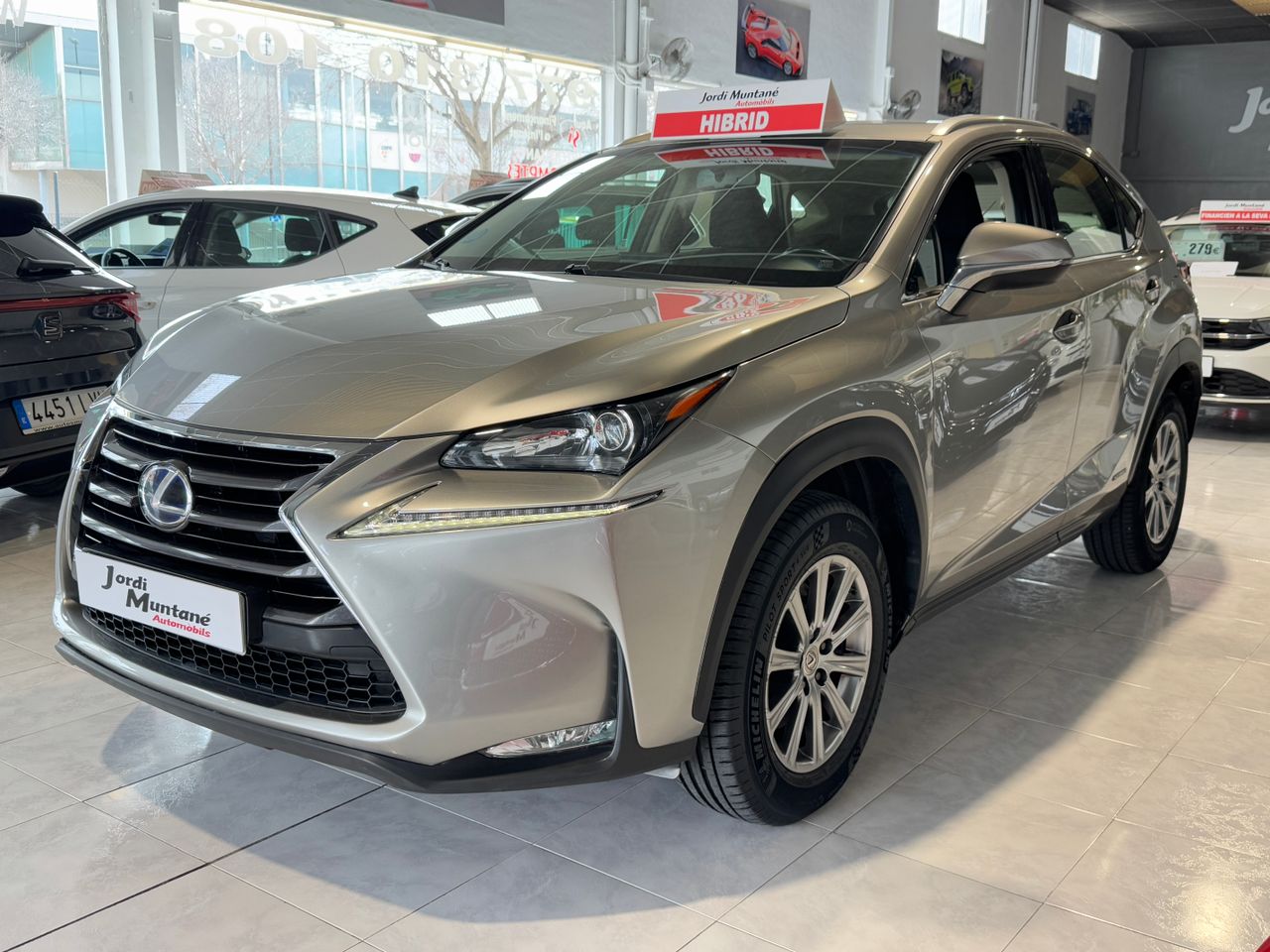 Lexus NX 300H 2.5i 197CV 2WD NAVI BOX CORPORATE.- 