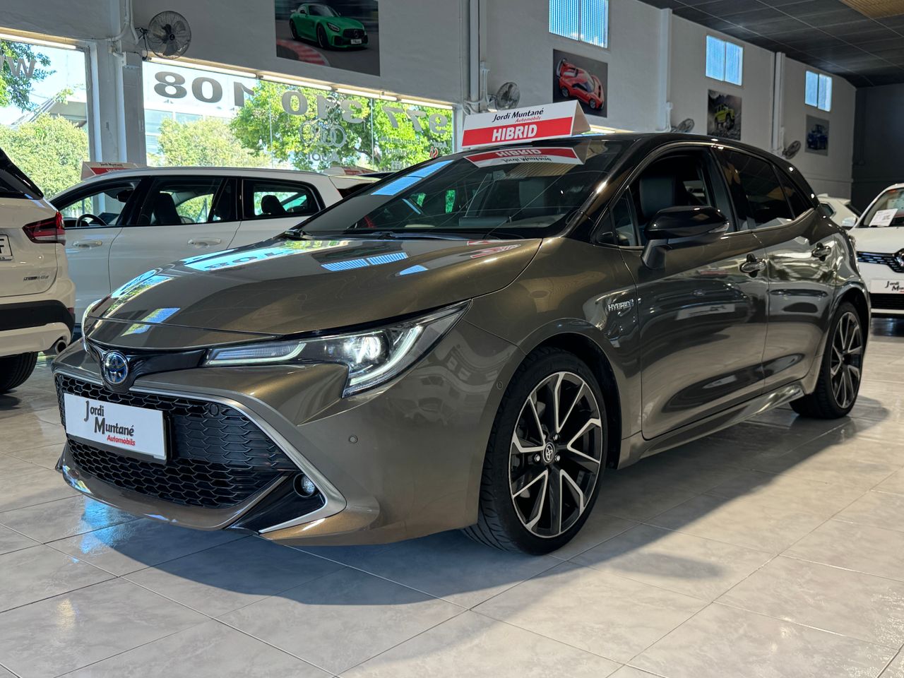 Toyota Corolla 2.0 180H ADVANCE E-CVT.- 