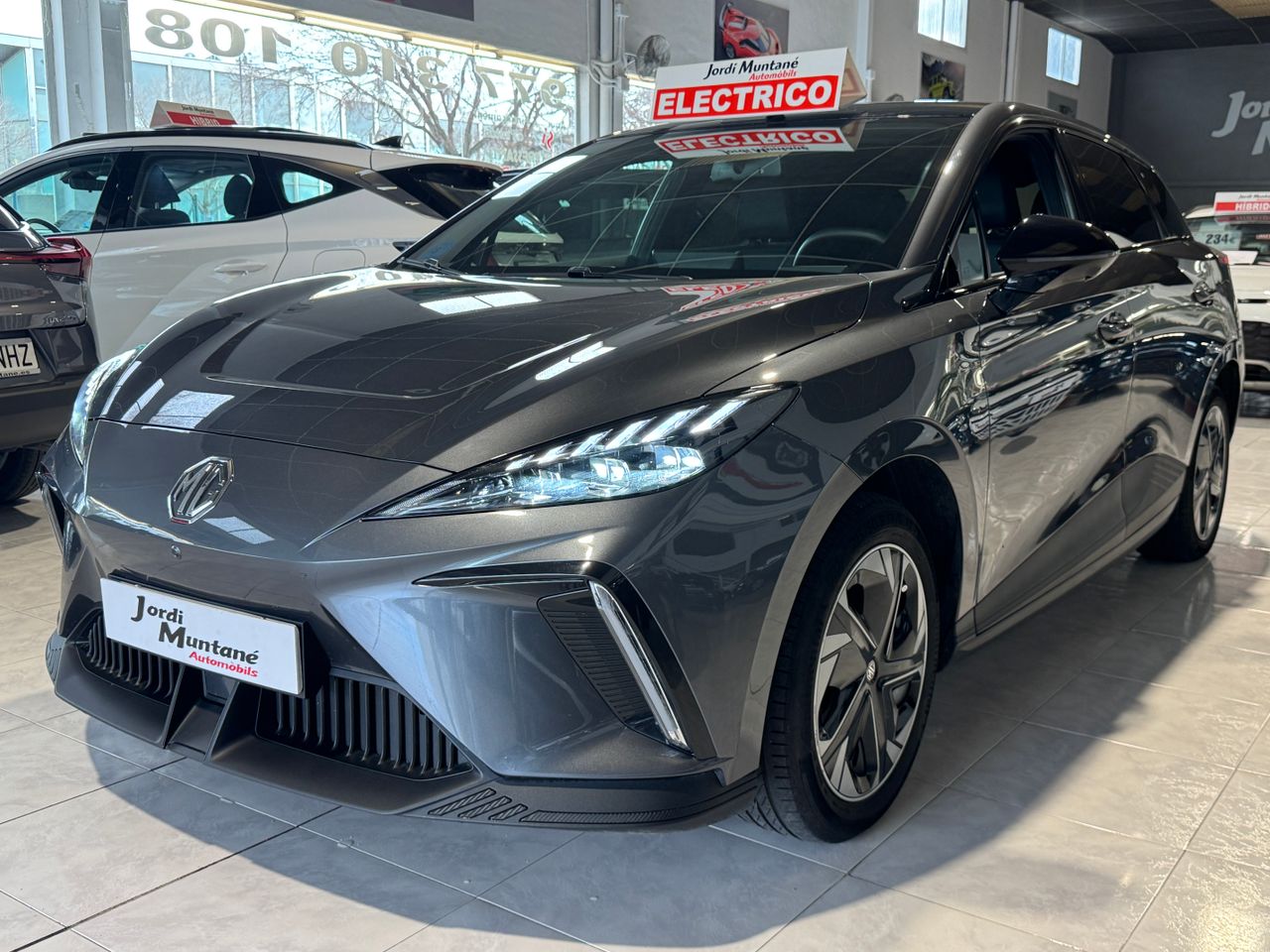 MG MG4 64KWH LUXURY 204CV.- 