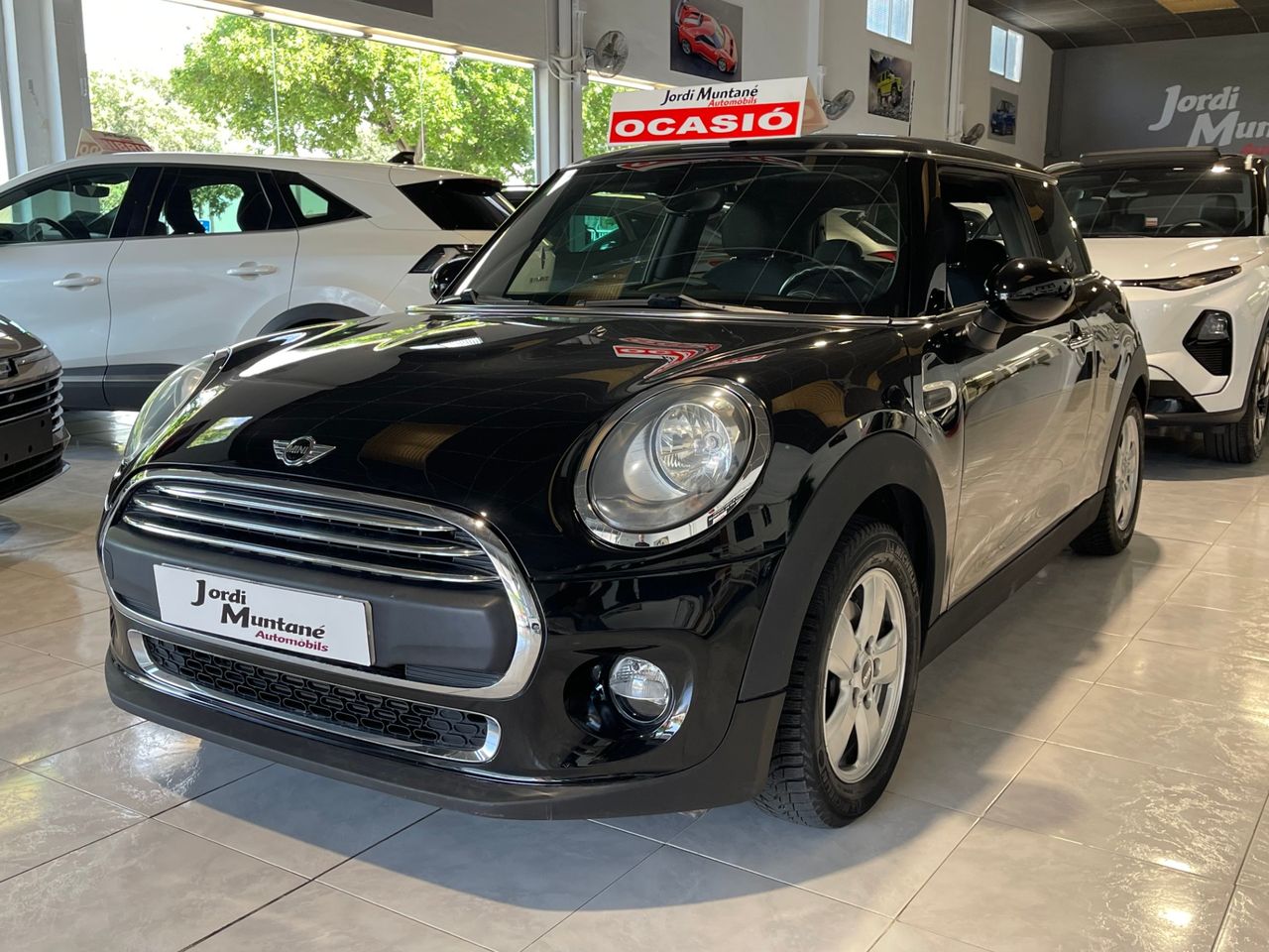 MINI MINI One 3 puertas .-