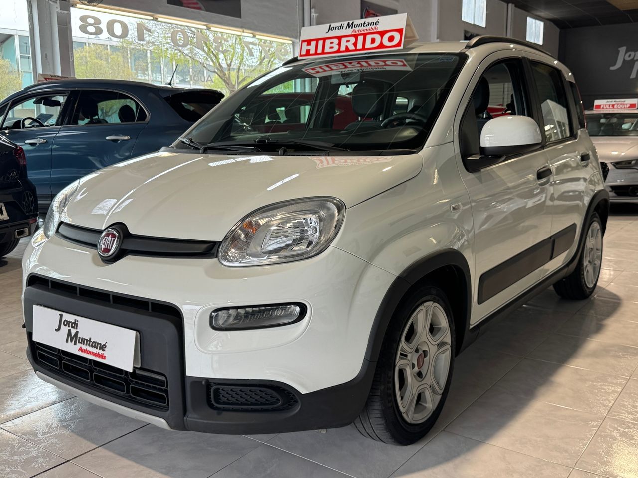 Fiat Panda Cross 1.0 Hybrid 51 kW .-