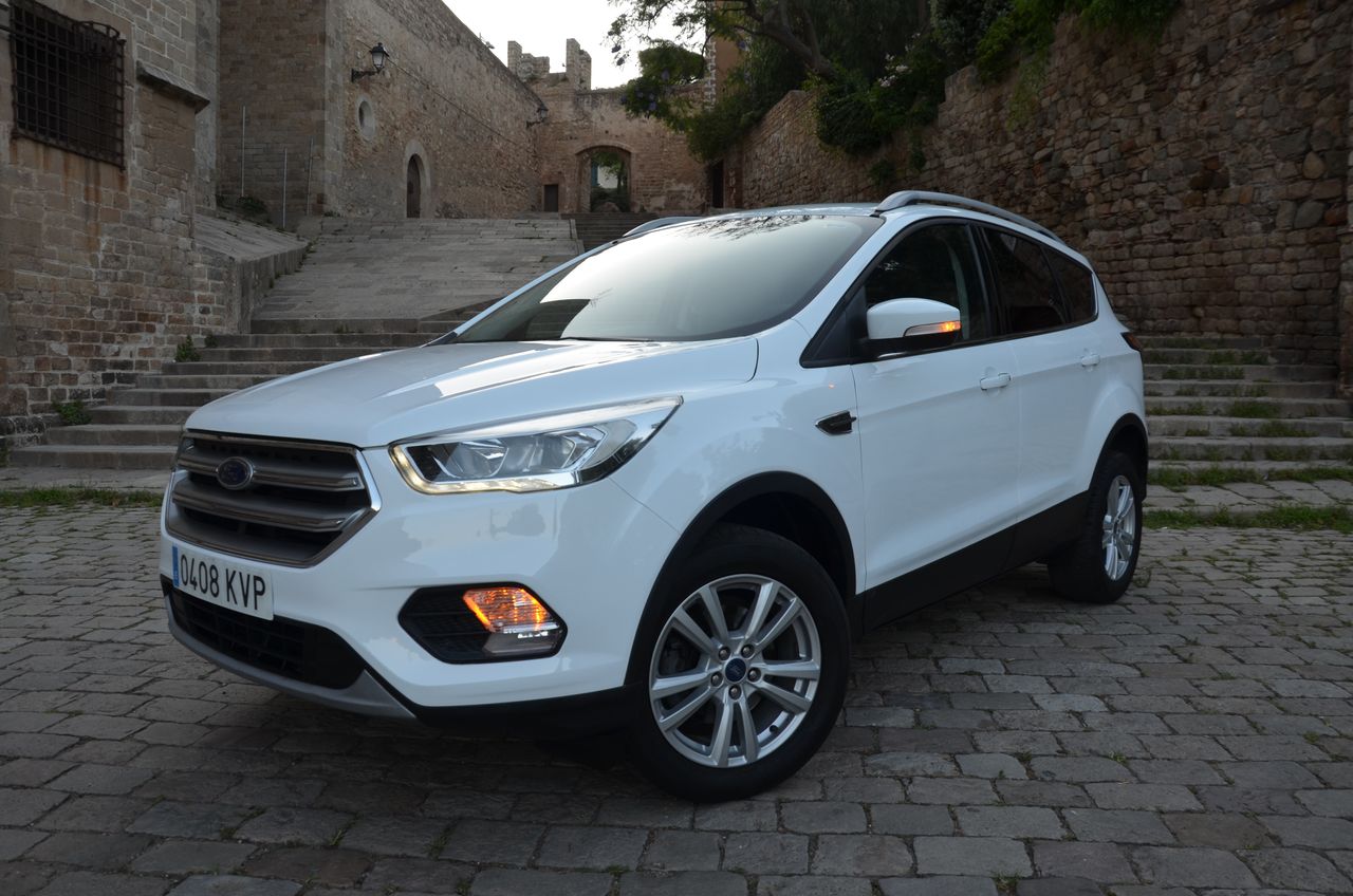 Ford Kuga TREND PLUS 1.5 ECOBOOST 120CV MT6  / NAVEGADOR..PARKTRONIC  RESERVADO  !!  - Foto 1