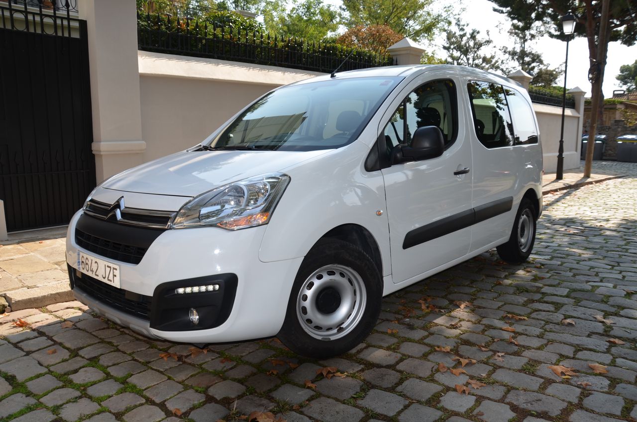 Citroën Berlingo COMBI MULTISPACE  LIVE EDITION BlueHDI 75CV  ( HISTORIAL COMPLETO REVISIONES )  IVA DEDUCIBLE   - Foto 1