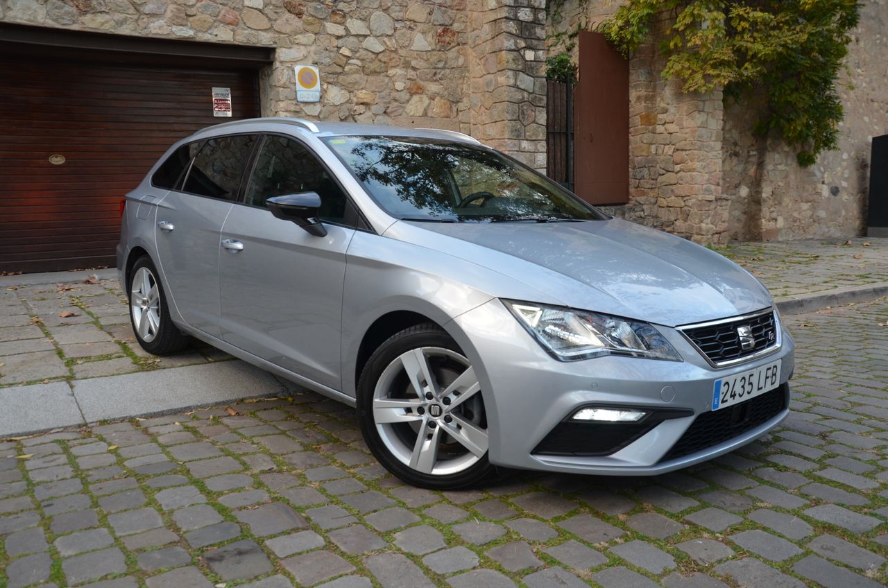 Seat Leon 1.5  ECOTSI 150CV S&S   FR  NAVI .. CÁMARAS VISIÓN   - Foto 1