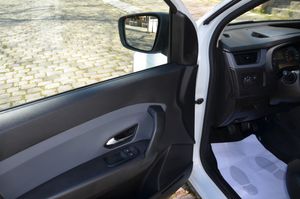 Renault Express CONFORT 1.5 BlueDci 70KW ( 95CV ) FURGÓN  / CERRADURAS ANTIRROBO  - Foto 9
