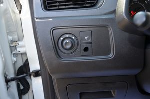 Renault Express CONFORT 1.5 BlueDci 70KW ( 95CV ) FURGÓN  / CERRADURAS ANTIRROBO  - Foto 21