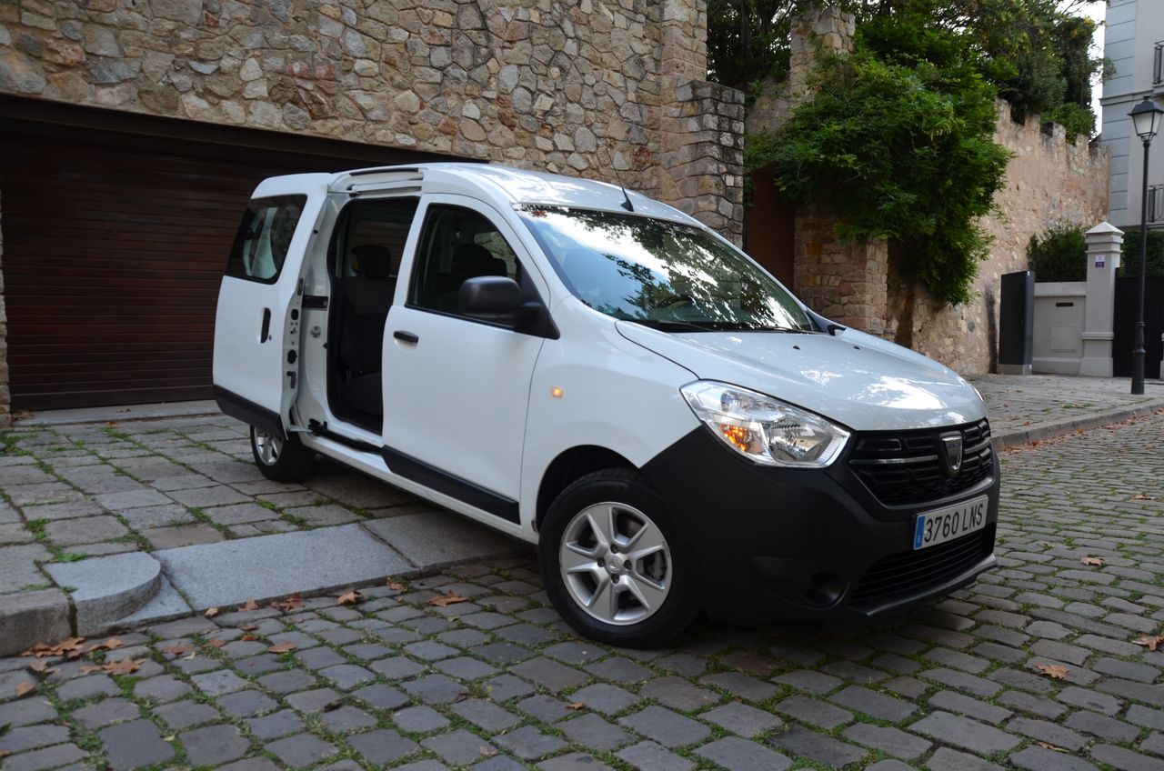 Dacia Dokker ESSENTIAL 1.5 Blue dCi 95 CV../ KOMBI 5P  - Foto 1
