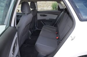 Seat Leon ST 1.6 TDI 115CV S&S STYLE/ ETIQUETA C  - Foto 17