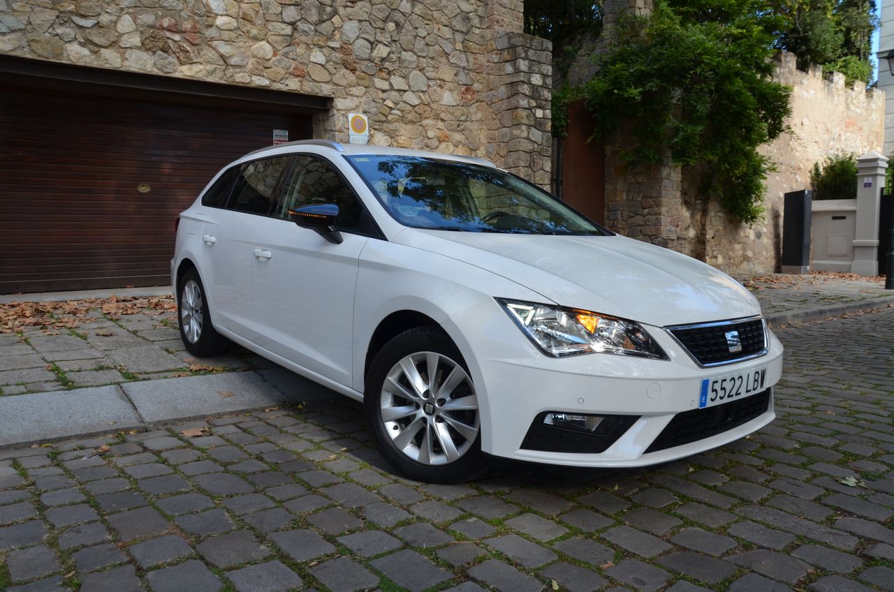 Seat Leon ST 1.6 TDI 115CV S&S STYLE/ ETIQUETA C  - Foto 1