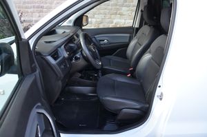 Renault Express CONFORT 1.5 BlueDci 70KW ( 95CV ) FURGÓN  / CERRADURAS ANTIRROBO - Foto 5