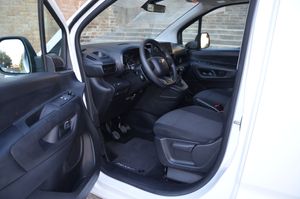 Toyota Proace City COMBI 1.5D 100CV GX L1 - Foto 8