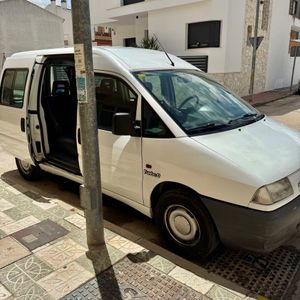 Peugeot Expert COMBI 1.9 DT PLATAFORMA ELEVADORA - Foto 2