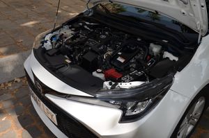 Toyota Corolla 1.8 125H BUSINESS PLUS E-CVT 90Kw Kilómetros Autopista , estado impecable - Foto 64