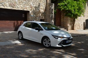 Toyota Corolla 1.8 125H BUSINESS PLUS E-CVT 90Kw Kilómetros Autopista , estado impecable - Foto 13