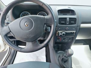 Renault Clio 1.2 Confort Dynamique Imusic  - Foto 14