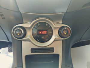 Ford Fiesta 1.25 Trend 82  - Foto 17