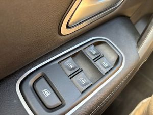 Dacia Duster Tce Gpf Serie Limitada Aniversario 4x2 110k  - Foto 19