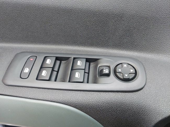 Citroen Berlingo Diesel Bluehdi S&s Talla Xl Shine 7pl 130  - Foto 22