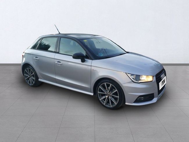 Audi A1 Sportback Diesel 1.4tdi Ultra Adrenalin  - Foto 4