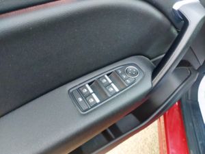 Renault Captur Fast Track TCe 140CV GPF Micro Híbrido  - Foto 22