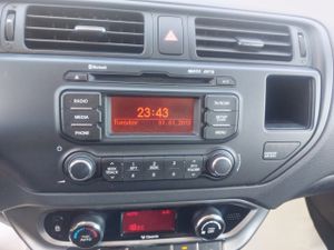 Kia Rio 1.4 CVVT 109cv Drive Eco Dynamics  - Foto 19