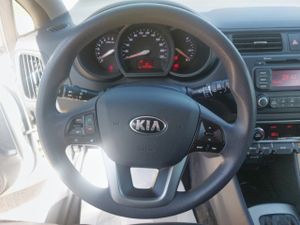 Kia Rio 1.4 CVVT 109cv Drive Eco Dynamics  - Foto 15