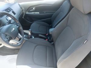 Kia Rio 1.4 CVVT 109cv Drive Eco Dynamics  - Foto 13