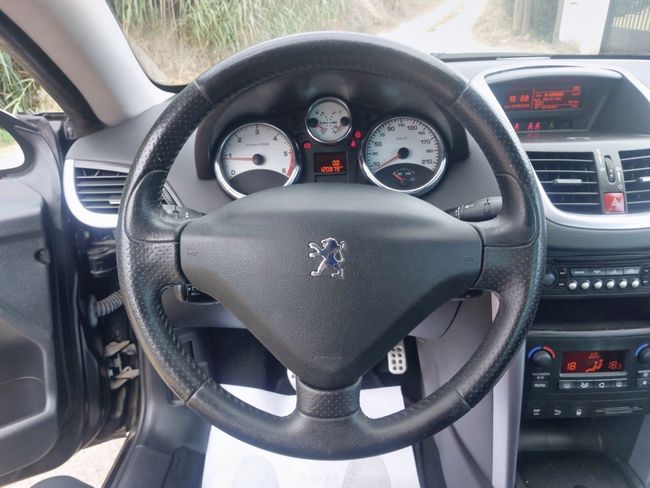 Peugeot 207 Cc Diesel 1.6hdi Fap Sport 110  - Foto 16