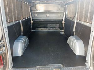 Renault Trafic Furgon Diesel L1h1 Bluedci Edc 110kw  - Foto 10