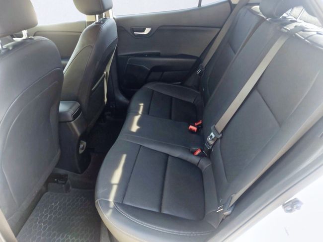 Kia Stonic 1.0 T-gdi Eco-dynamic Black Edition 120  - Foto 14