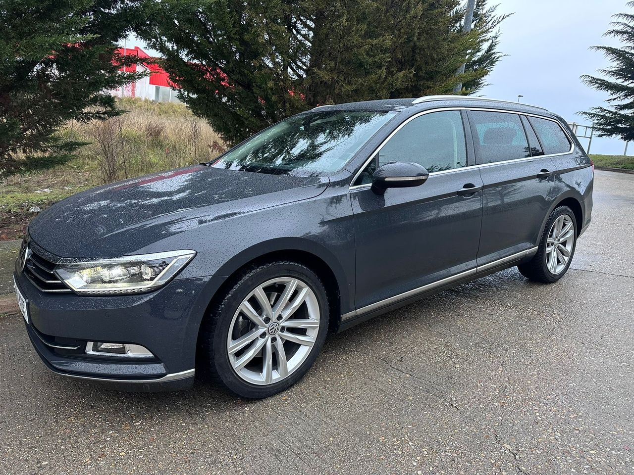 Volkswagen Passat Variant 2.0TDI DSG SPORT   - Foto 1