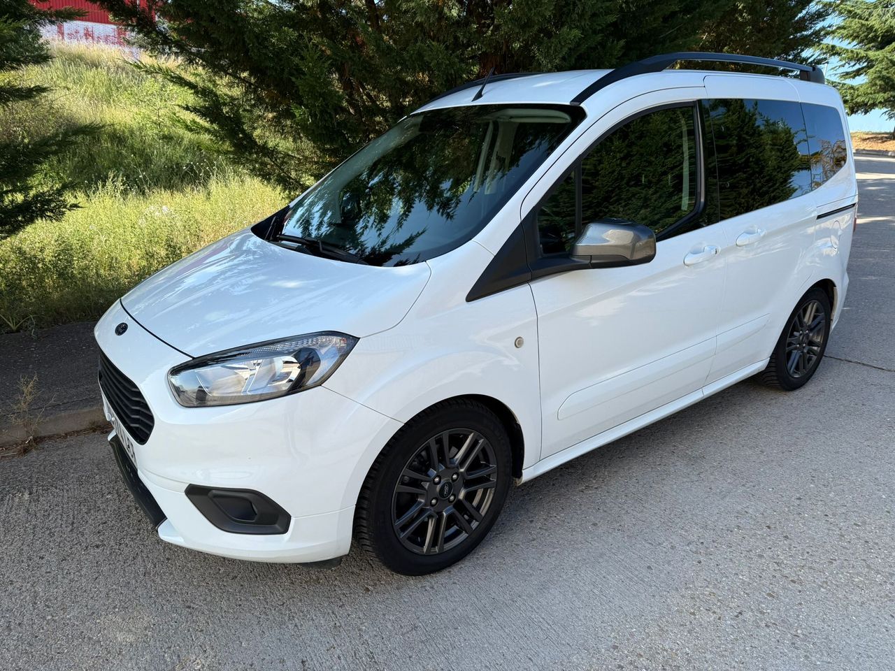Ford Tourneo Courier 1.0 ecoboost sport   - Foto 1