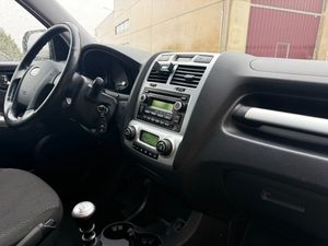 Kia Sportage 2.0 CRDI 4X4 - Foto 45