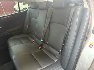 Lexus ES 300h Executive - Foto 25