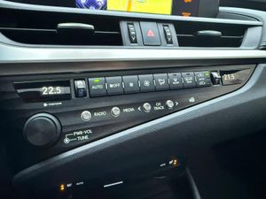Lexus ES 300h Executive - Foto 46