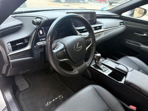 Lexus ES 300h Executive - Foto 34