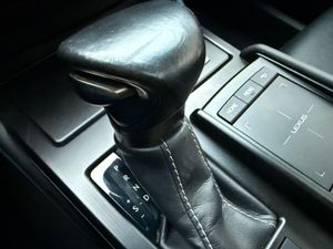 Lexus ES 300h Executive - Foto 44