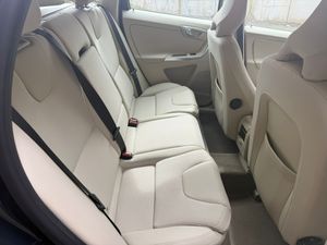 Volvo XC60 Momentum D3 AWD Geartronic - Foto 32