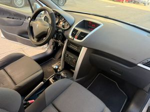 Peugeot 207 + 207+ 5p 1.4 HDi 68 - Foto 28