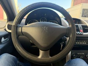 Peugeot 207 + 207+ 5p 1.4 HDi 68 - Foto 32