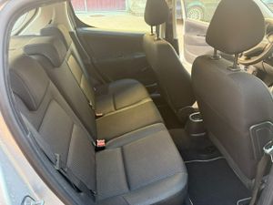 Peugeot 207 + 207+ 5p 1.4 HDi 68 - Foto 26